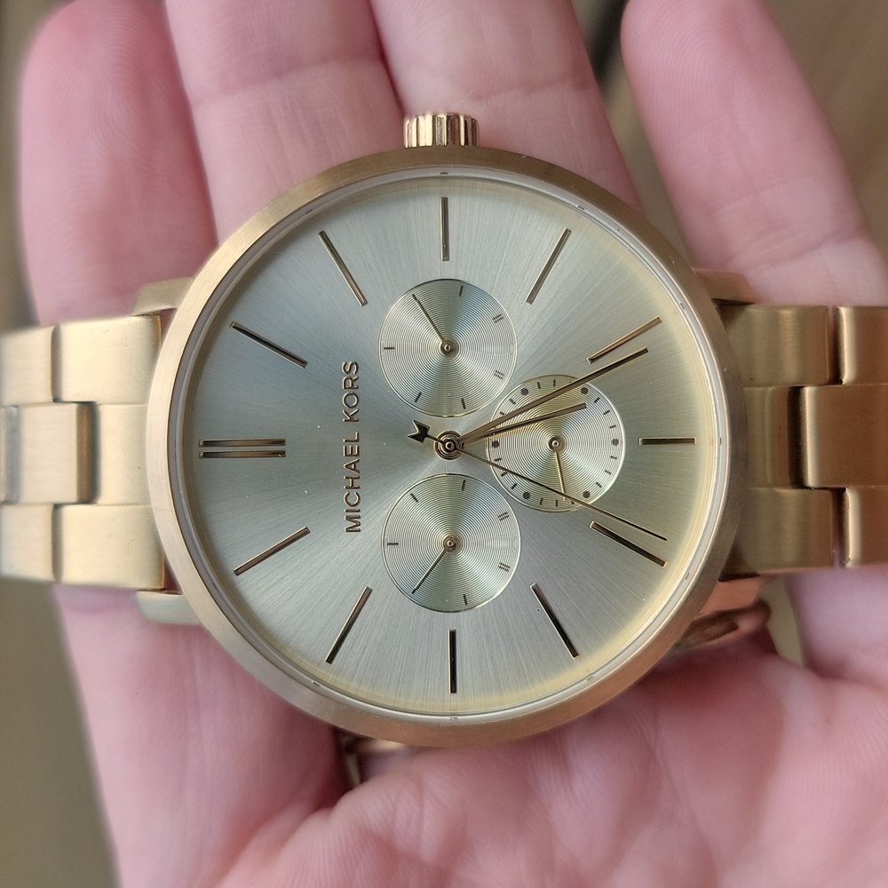 Michael Kors 🧿 Yello gold colored watch